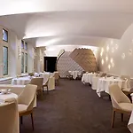 Отель Relais & Chateaux La Maison Des Tetes 5*