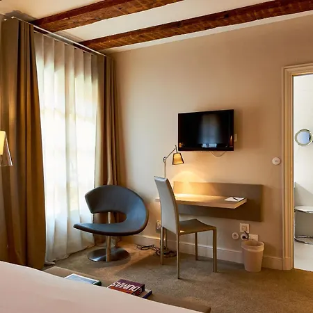 Relais & Chateaux La Maison Des Tetes Hotel 5*