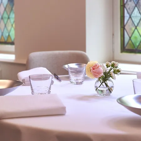 Relais & Chateaux La Maison Des Tetes Hotel