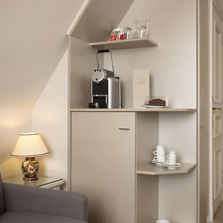 Relais & Chateaux La Maison Des Tetes 5* קולמר