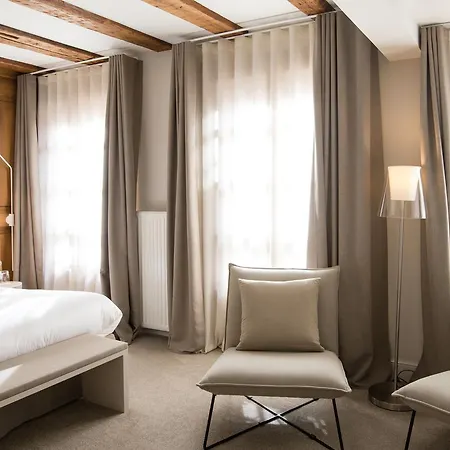 Relais & Chateaux La Maison Des Tetes 5* קולמר