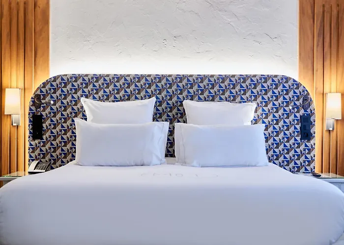 Relais & Chateaux La Maison Des Tetes 5* קולמר