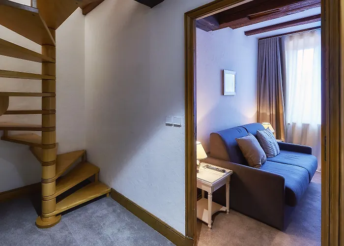 Relais & Chateaux La Maison Des Tetes מלון