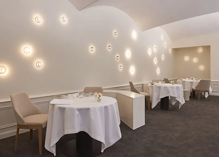 Relais & Chateaux La Maison Des Tetes 5* Colmar