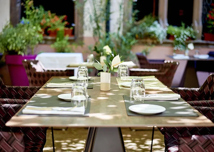 מלון Relais & Chateaux La Maison Des Tetes קולמר