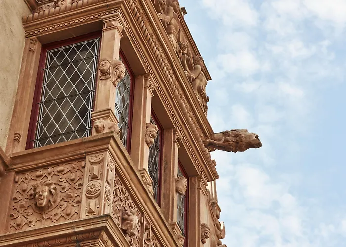 Relais & Chateaux La Maison Des Tetes מלון 5*